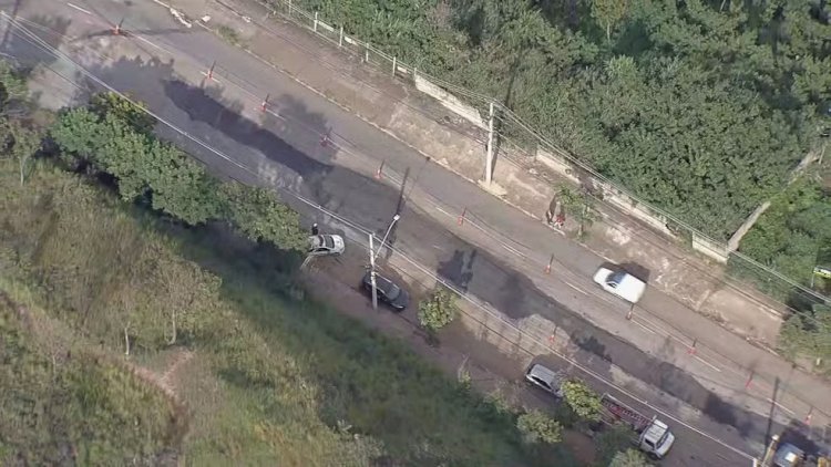 Após quase um mês, Prefeitura de Belo Horizonte termina obra para fechar cratera em região nobre