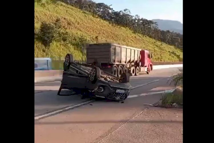 Carros capotam e complicam trânsito nas BR's 381 e 040; confira em quais pontos