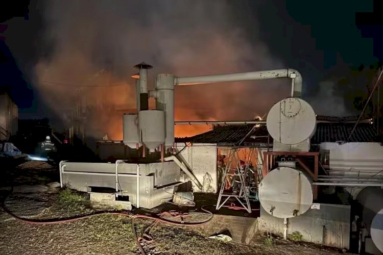 Trabalhador morre durante incêndio em empresa de borracha em Pará de Minas