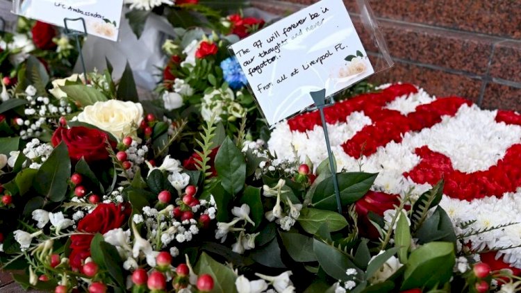 Tragédia de Hillsborough completa 35 anos, e Liverpool homenageia torcedores