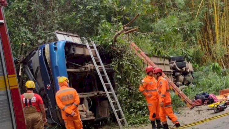 Veja fotos do acidente que deixou sete mortos e vários feridos em MG