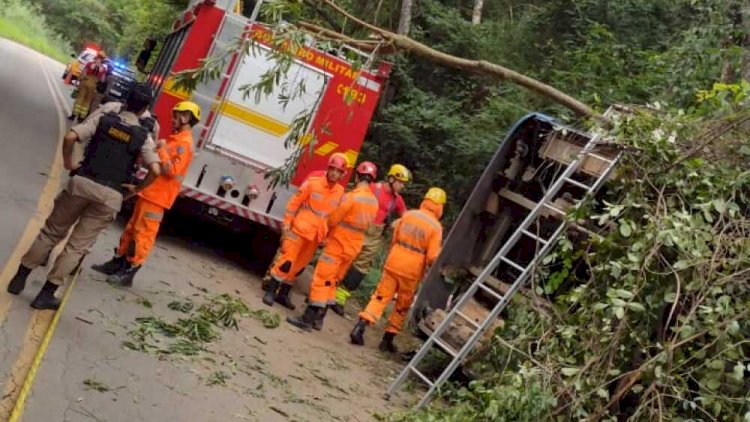 Veja fotos do acidente que deixou sete mortos e vários feridos em MG