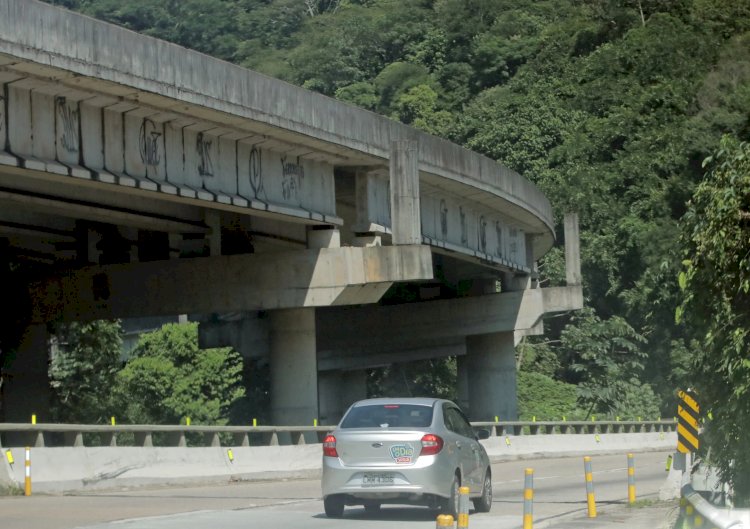 Obras inacabadas na BR-040 vão se deteriorando e Justiça reconhece ‘serviços precários’