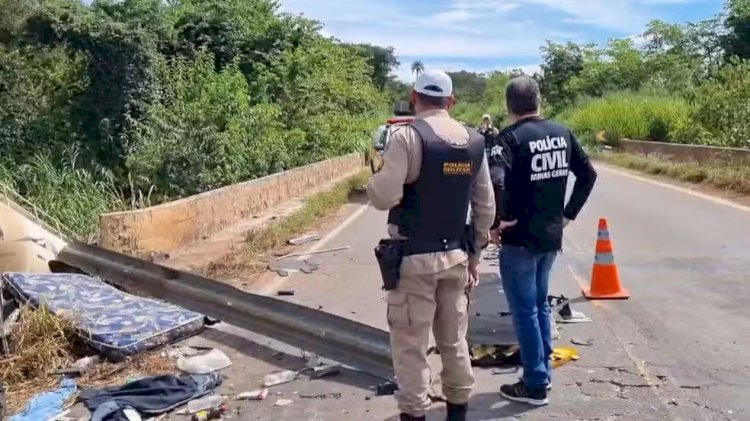 Acidente envolvendo três carretas deixa um morto na MG-344, entre Cássia e Pratápolis, MG