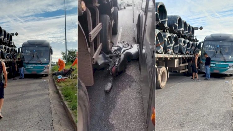 Motociclista e garupa sobrevivem após moto ficar prensada entre carreta e ônibus em BH