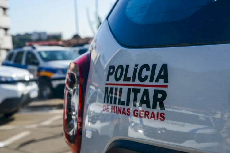 PM recupera van roubada e prende homem com arma de fogo na BR-381