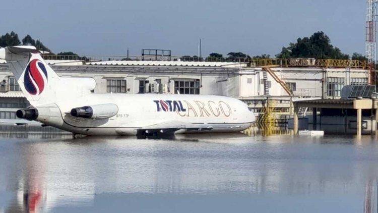 Aeroporto de Porto Alegre é tomado por enchente e suspende operações; veja fotos