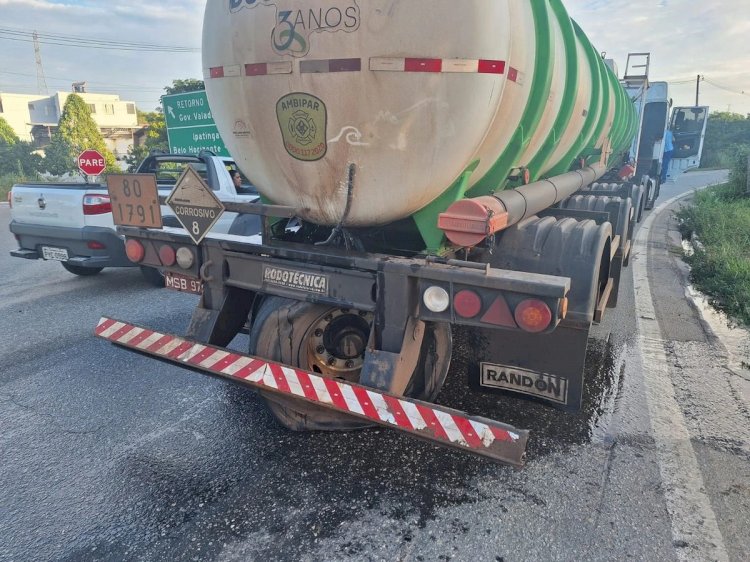 Caminhão-tanque com vazamento de cloro mobiliza órgãos ambientais em MG