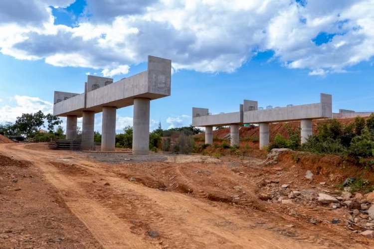 Trânsito na BR-135 sofrerá alterações a partir desta terça até o dia 22 de maio para içamento de vigas das pontes e viadutos