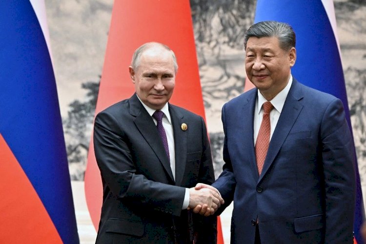 Xi Jinping recebe Putin e elogia relação 'propícia à paz' mundial