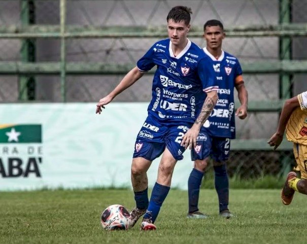 Zagueiro de 19 anos morre vítima de infarto antes de jogo no Pará