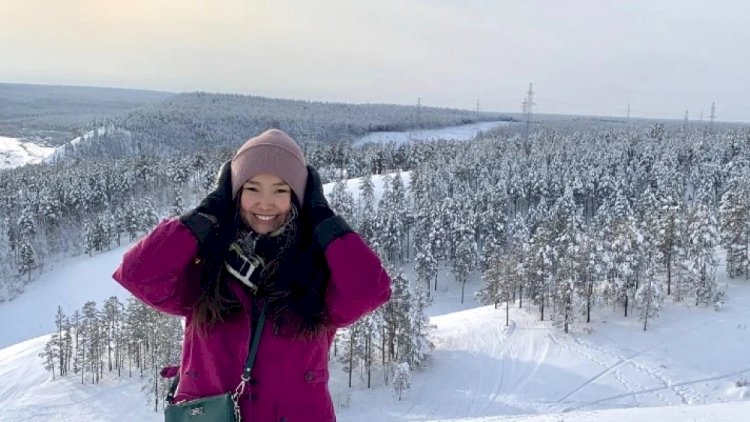 Temperatura abaixo de 0°C e falta de sol: jovem mostra rotina vivendo na cidade mais fria do mundo