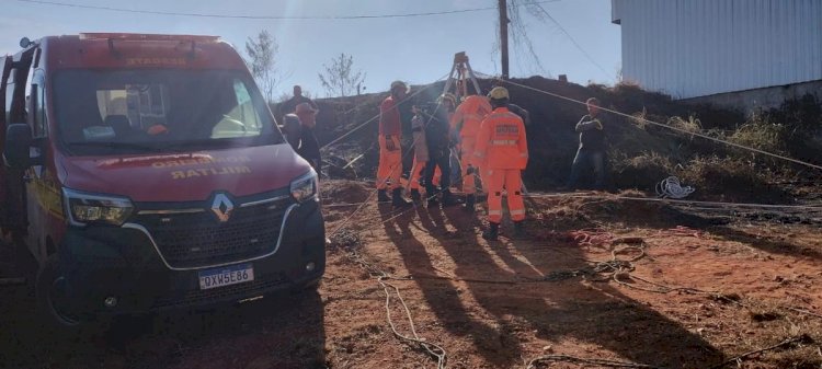 Homem cai em cisterna de 12 metros de profundidade e morre afogado em MG