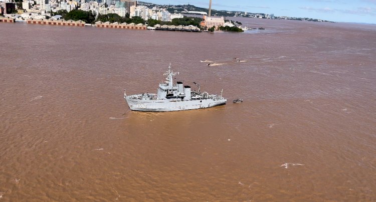 Marinha usa nove navios em operações de socorro ao Rio Grande do Sul