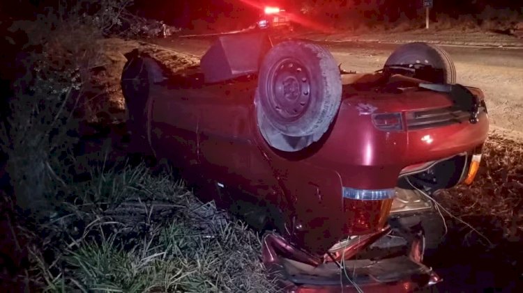 Motorista morre após carro ser atingido por carreta na BR-265; caminhoneiro não prestou socorro