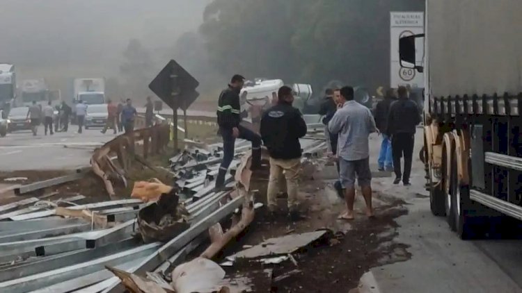 Batida na Fernão Dias, na Grande BH, provoca congestionamento quilométrico