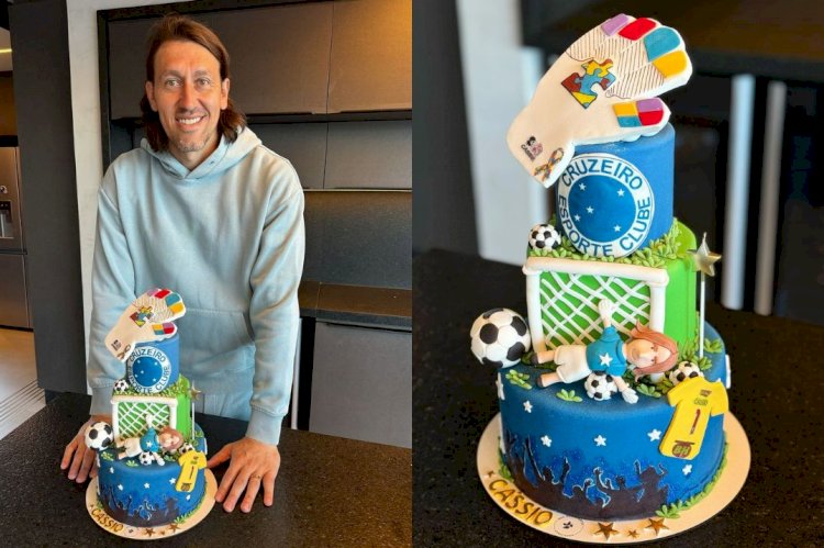 Cássio comemora 37 anos com bolo de aniversário do Cruzeiro