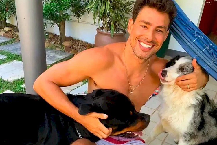 Cauã Reymond lamenta morte de cachorro após envenenamento