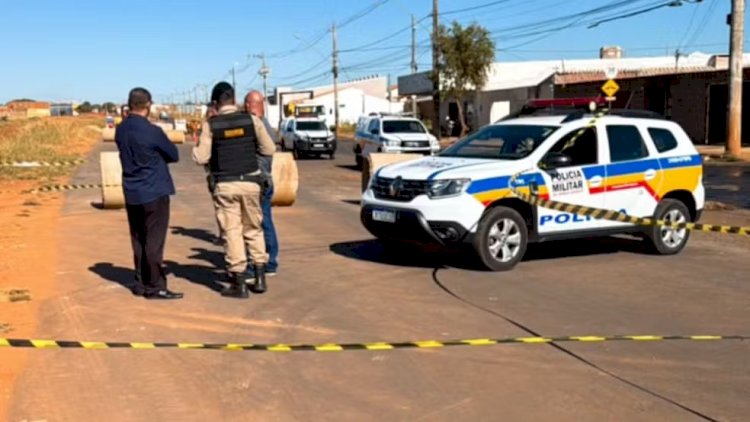 Dois detentos do regime semiaberto são baleados e um deles morre perto do presídio de Araguari