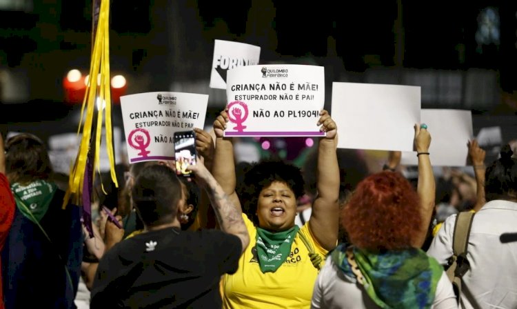 Projeto de lei do aborto: manifestantes saem às ruas do Brasil contra proposta