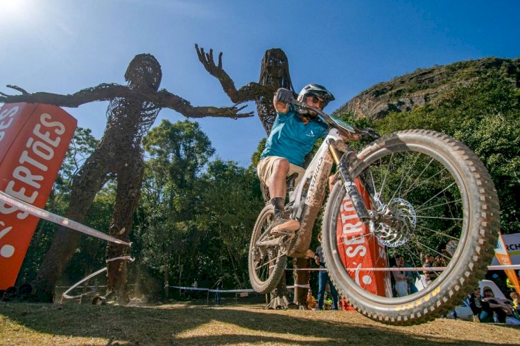 Ibitipoca recebe a segunda etapa do desafio de mountain bike Sertões MTB Cup