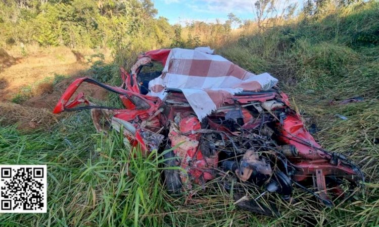 Tentativa de ultrapassagem termina com dois mortos em rodovia mineira