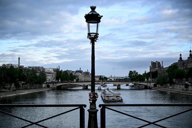 Paris-2024 faz teste técnico da cerimônia de abertura no rio Sena