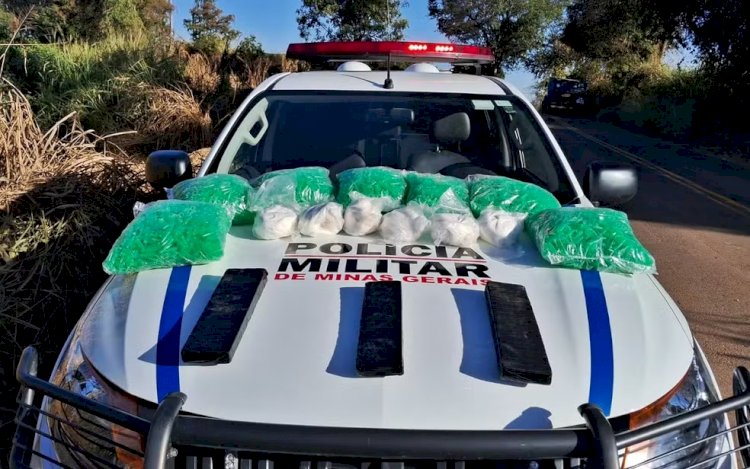 Polícia apreende 3 kg de cocaína e tabletes de maconha após veículo furar blitz na zona rural de Alfenas, MG