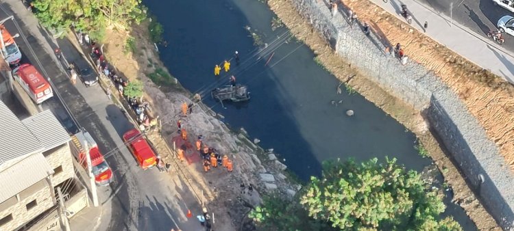 Carro é furtado em posto de gasolina e cai em ribeirão na região Norte de BH