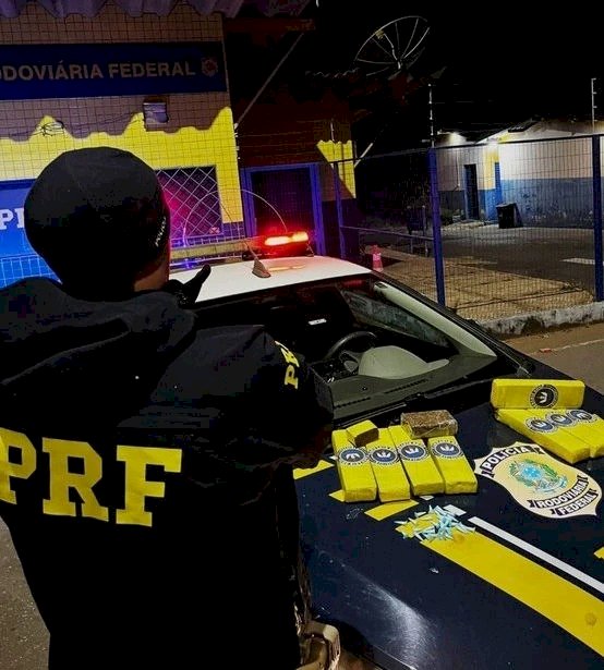 Passageiro é preso com maconha e cocaína em MG