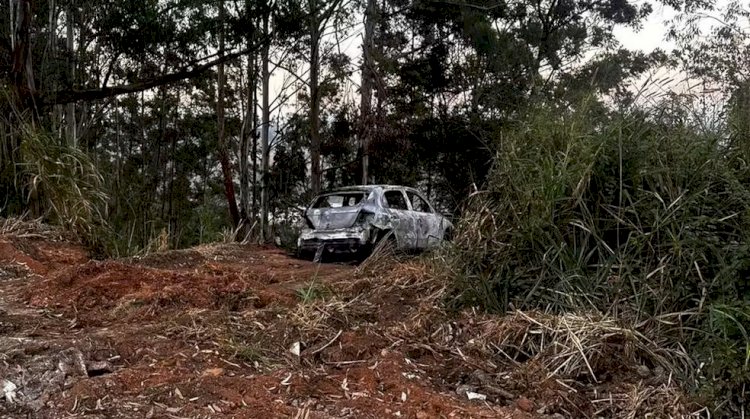 Criminosos invadem fazenda e roubam carro, anéis de ouro e eletrodomésticos em Mar de Espanha; veículo foi encontrado queimado em Juiz de Fora