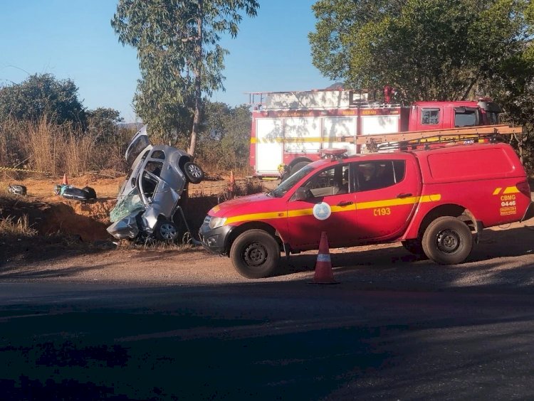 Mulher morre em acidente na BR-251, no Norte de Minas