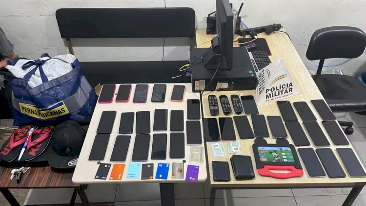 PM prende dois homens e recupera mais de 30 celulares roubados de loja em Curvelo