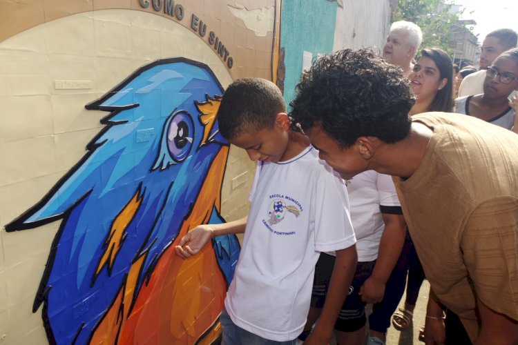 Grafite com braile permite que cegos apreciem pintura em MG: 'Primeira vez com a arte', diz garoto de 14 anos