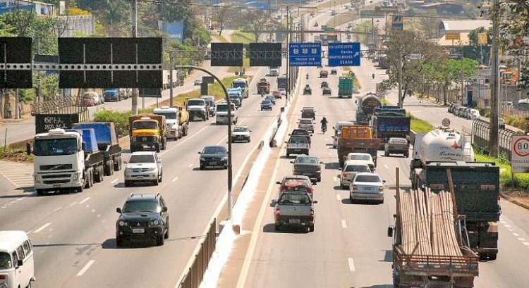 Vai pegar estrada neste sábado? Rodovias mineiras têm 39 interdições