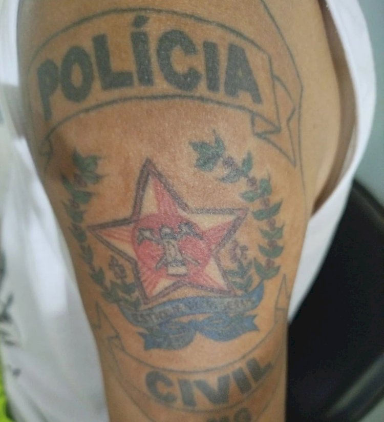 Falso policial civil, que tinha até tatuagem da corporação, é preso em blitz da PM