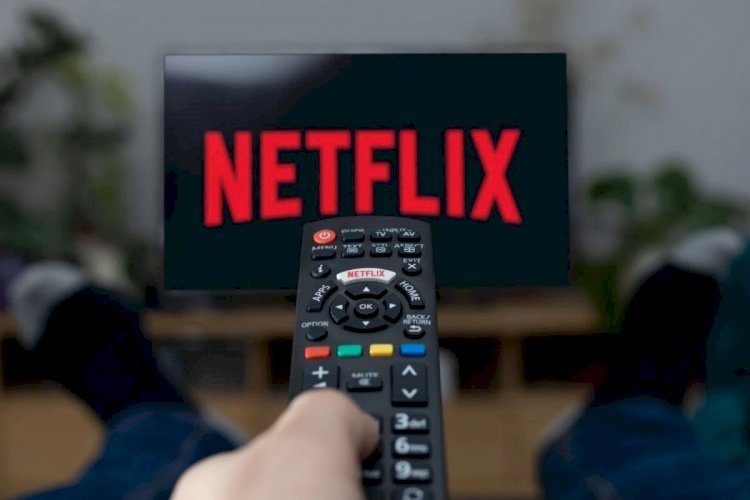 Clientes processam a Netflix um ano após fim de compartilhamento de senhas