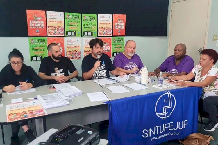 Após quatro meses, TAEs da UFJF encerram greve na quinta-feira