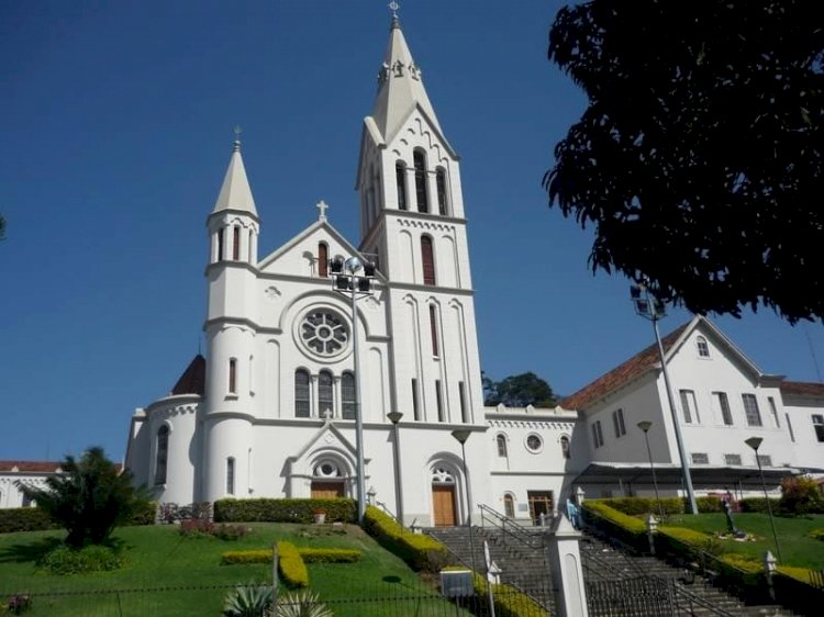 Projeto une Celebração, Cultura e Convivência na Igreja da Glória