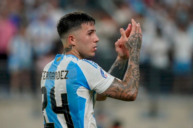 Enzo Fernández se desculpa por canto racista de argentinos; Fifa e Chelsea vão investigar