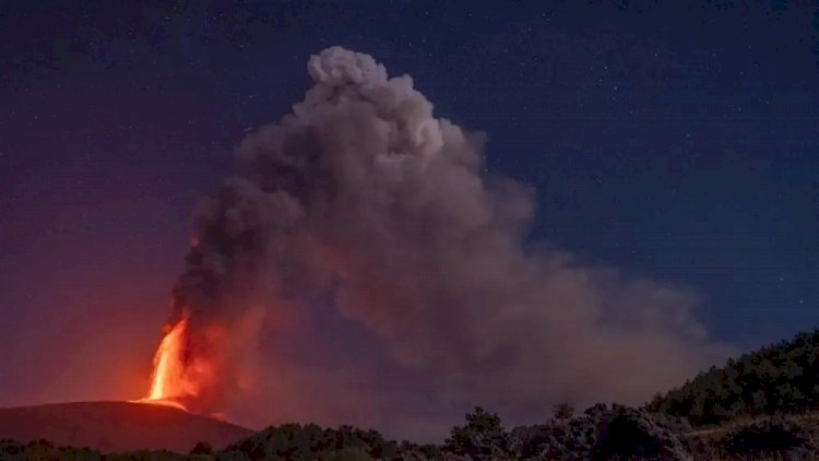 Vulcão Etna tem nova erupção e provoca fechamento de aeroporto na Sicília