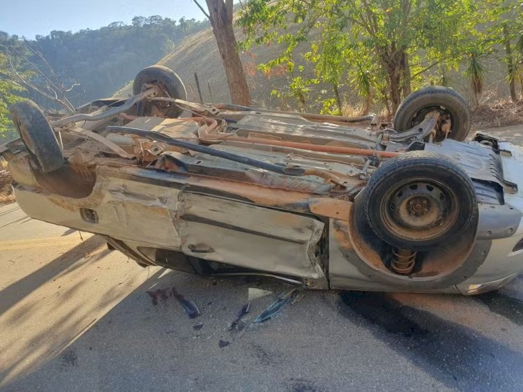 Motorista com CNH vencida e bêbado provoca acidente e deixa passageiros gravemente feridos na MGC-447