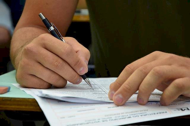 Enem dos Concursos libera cartão de confirmação com locais de prova hoje; saiba mais