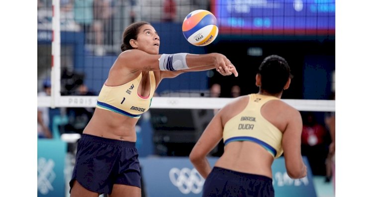 Duda e Ana Patrícia atropelam dupla da Letônia e vão à semifinal do vôlei de Praia