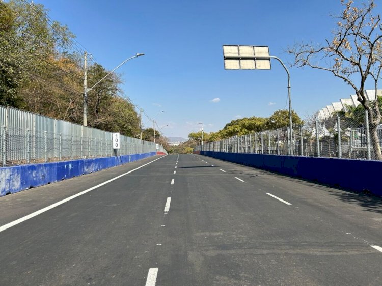 Carros na pista! Pilotos da Stock Car fazem shakedown no Circuito de Rua de BH