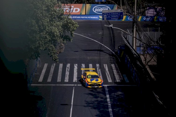 VÍDEO: Pilotos fazem treino livre no segundo dia da Stock Car em BH