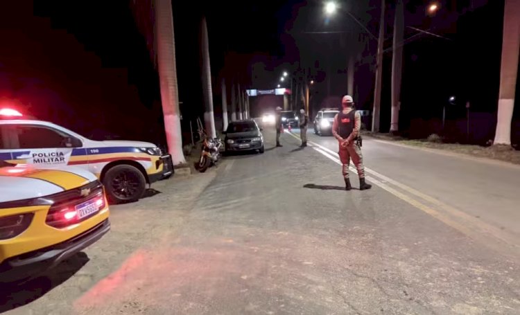 Passageiro de táxi é preso com drogas, na MGC-120, em São João Evangelista