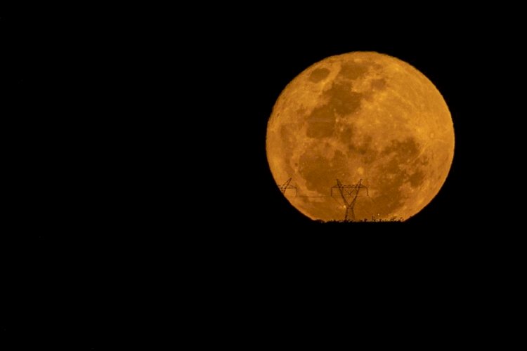 Superlua azul ocupará o céu a partir desta segunda (19)