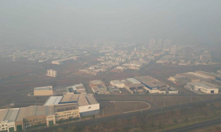 Fumaça encobre Uberlândia e Defesa Civil alerta para baixa qualidade do ar