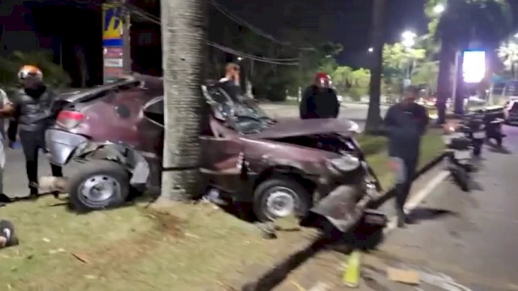 Dois homens morrem em grave acidente em frente à sede do Flamengo